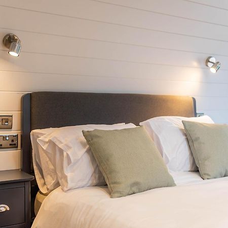 Ramsden The Plough Inn Cabins מראה חיצוני תמונה